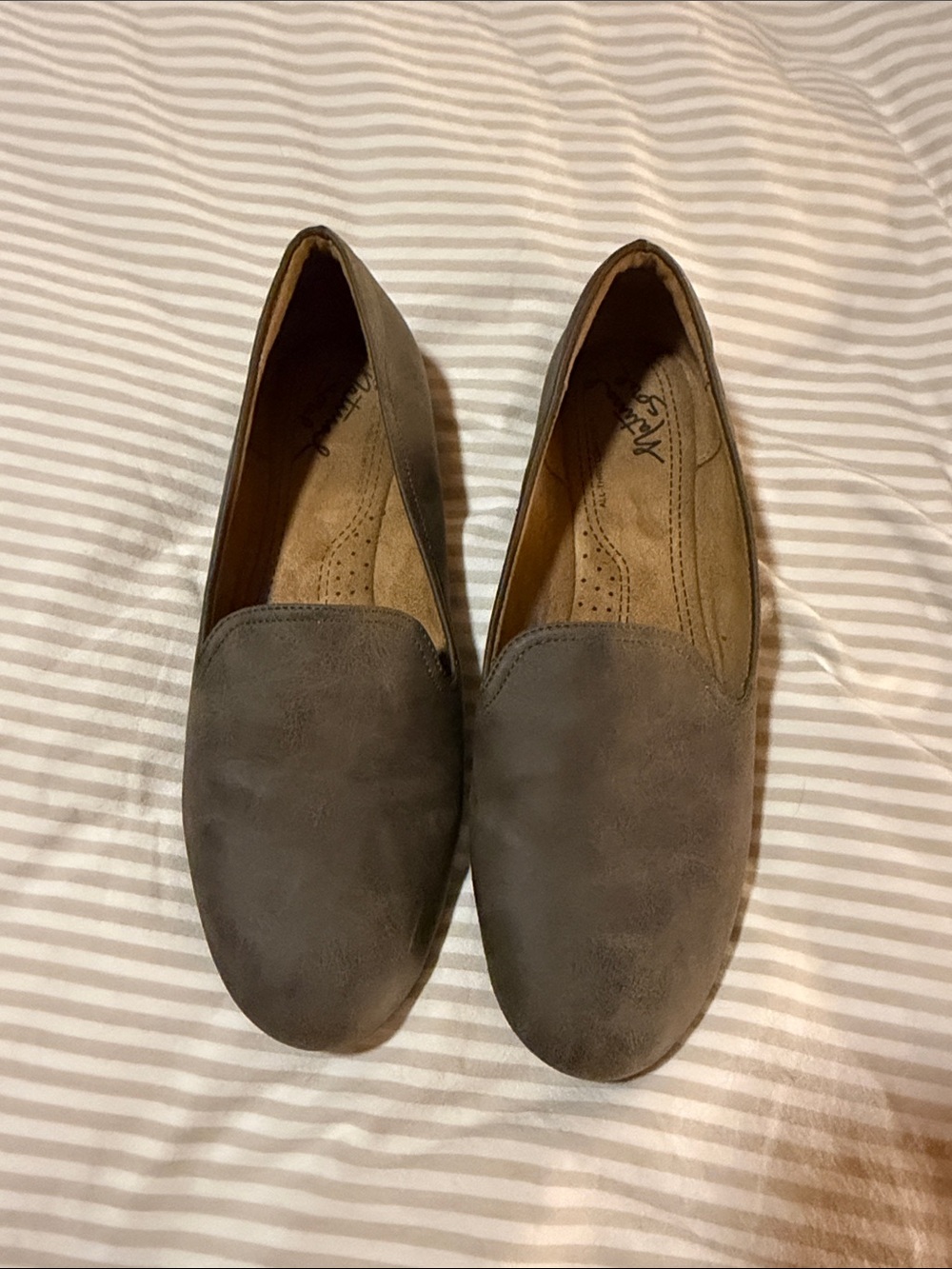 Naturalizer Women's Taupe Slip-On Loafers